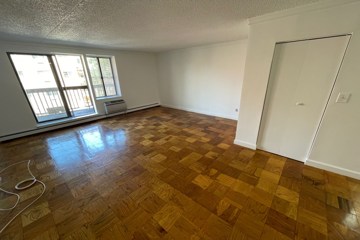 Apartment 34th Avenue  Queens, NY 11354, MLS-RD5084-2