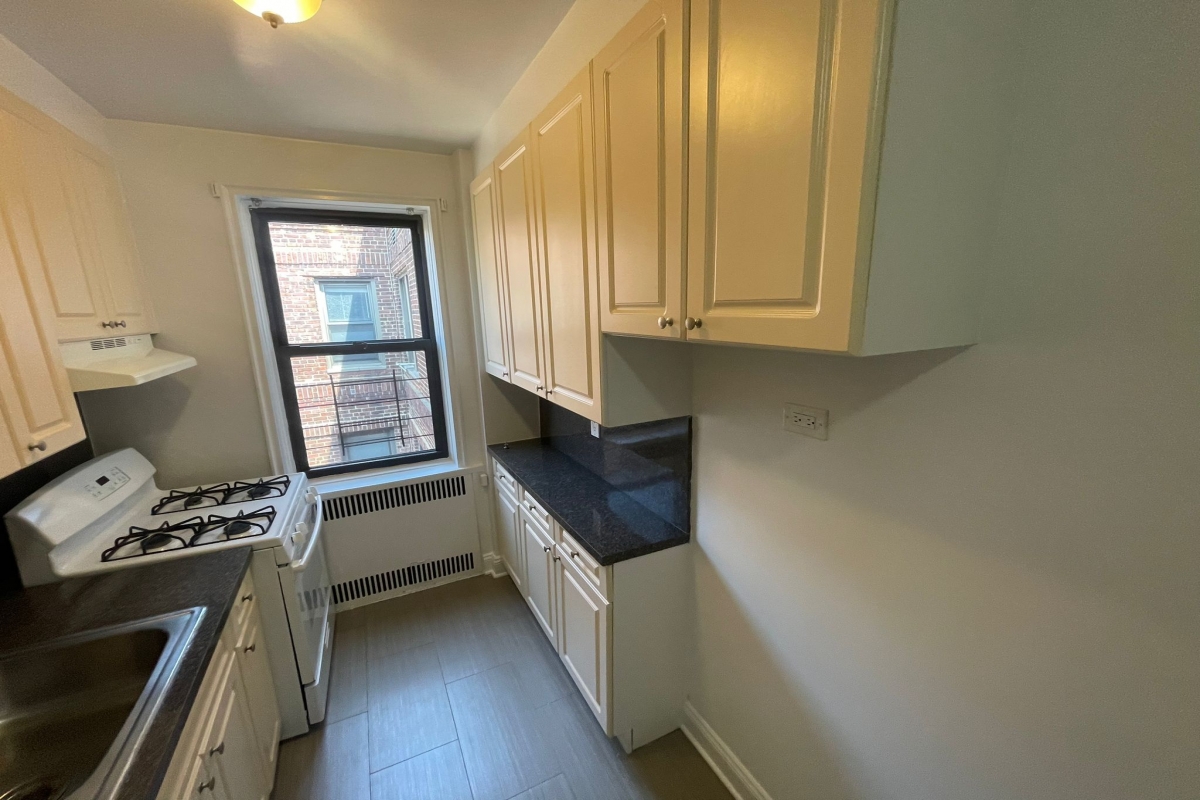 Apartment 167th Street  Queens, NY 11358, MLS-RD5087-3