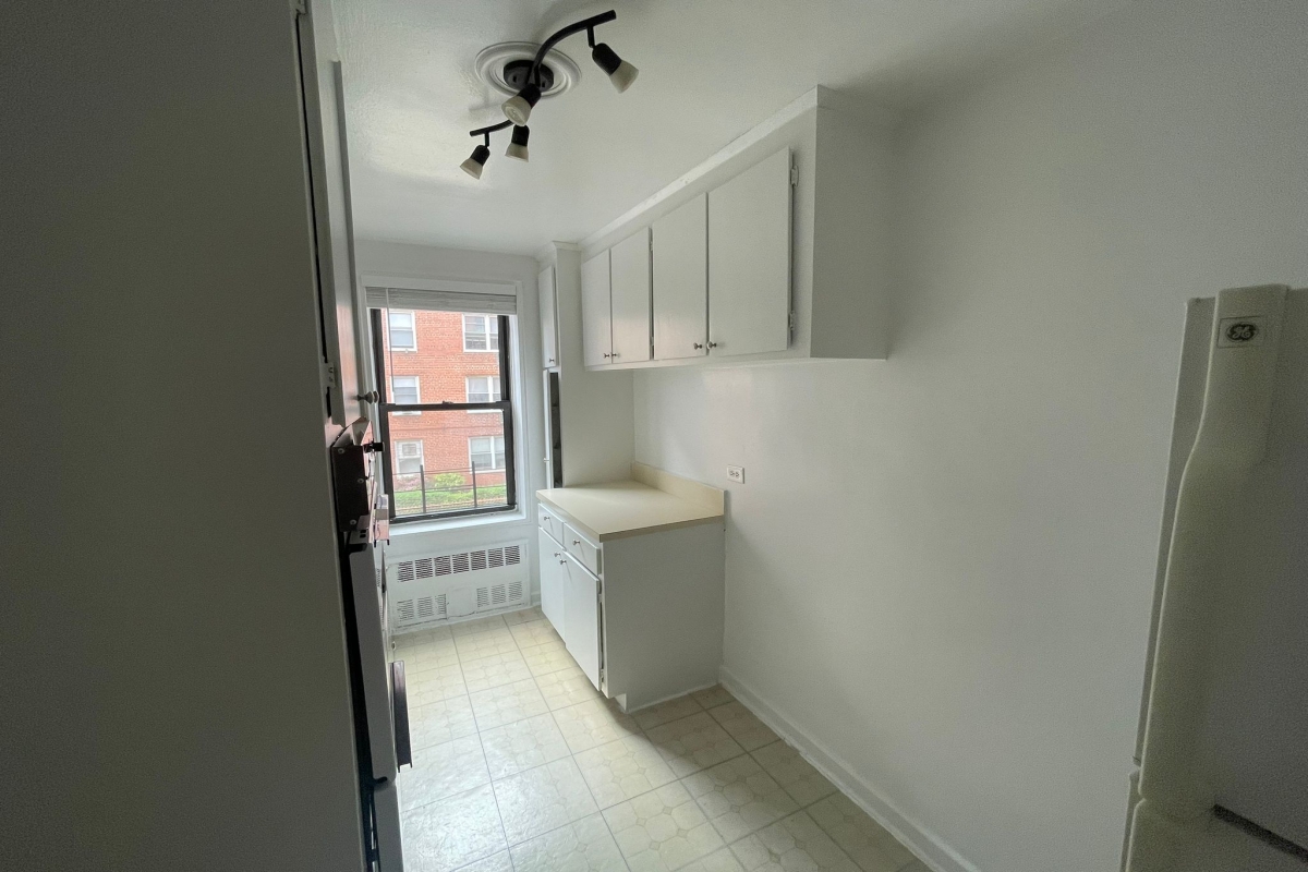 Apartment 79th Avenue  Queens, NY 11367, MLS-RD5091-3