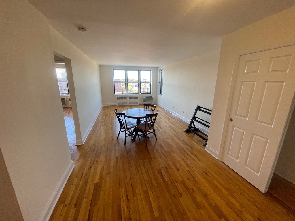 Apartment Ava Place  Queens, NY 11432, MLS-RD5097-3