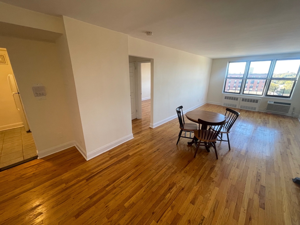 Apartment Ava Place  Queens, NY 11432, MLS-RD5097-4