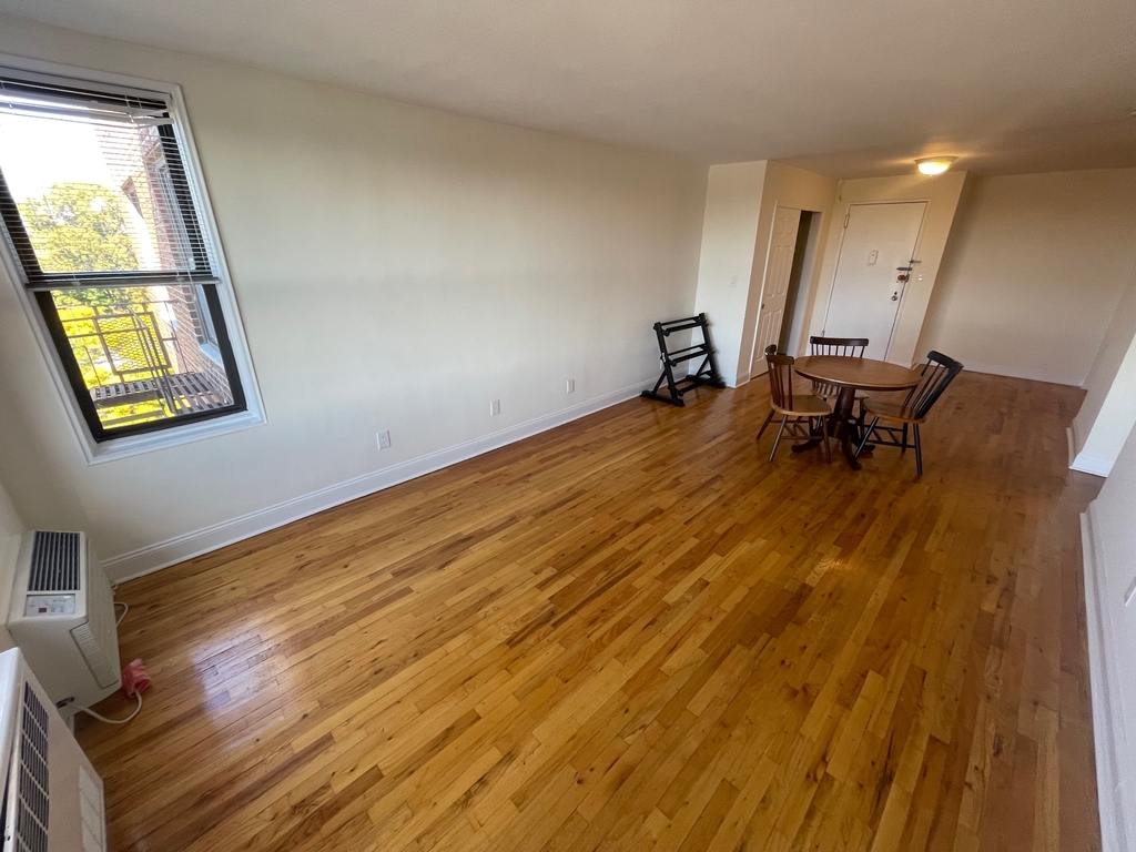 Apartment Ava Place  Queens, NY 11432, MLS-RD5097-6