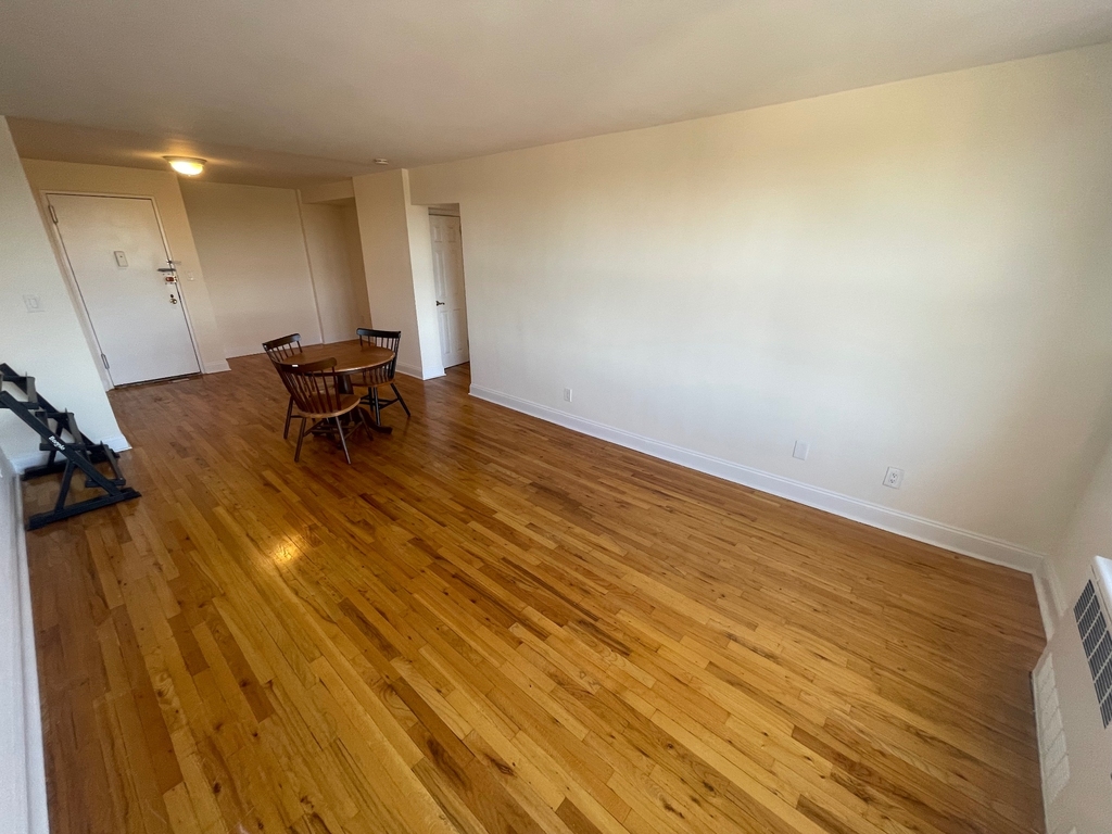 Apartment Ava Place  Queens, NY 11432, MLS-RD5097-7