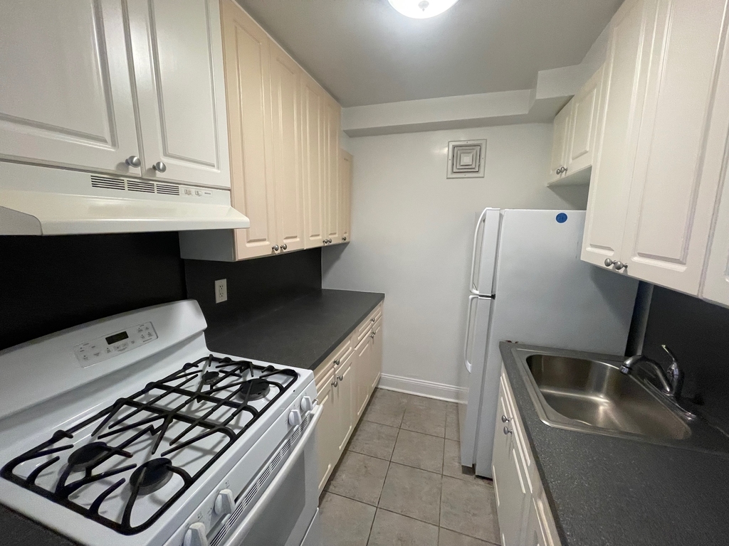 Apartment Ava Place  Queens, NY 11432, MLS-RD5097-11