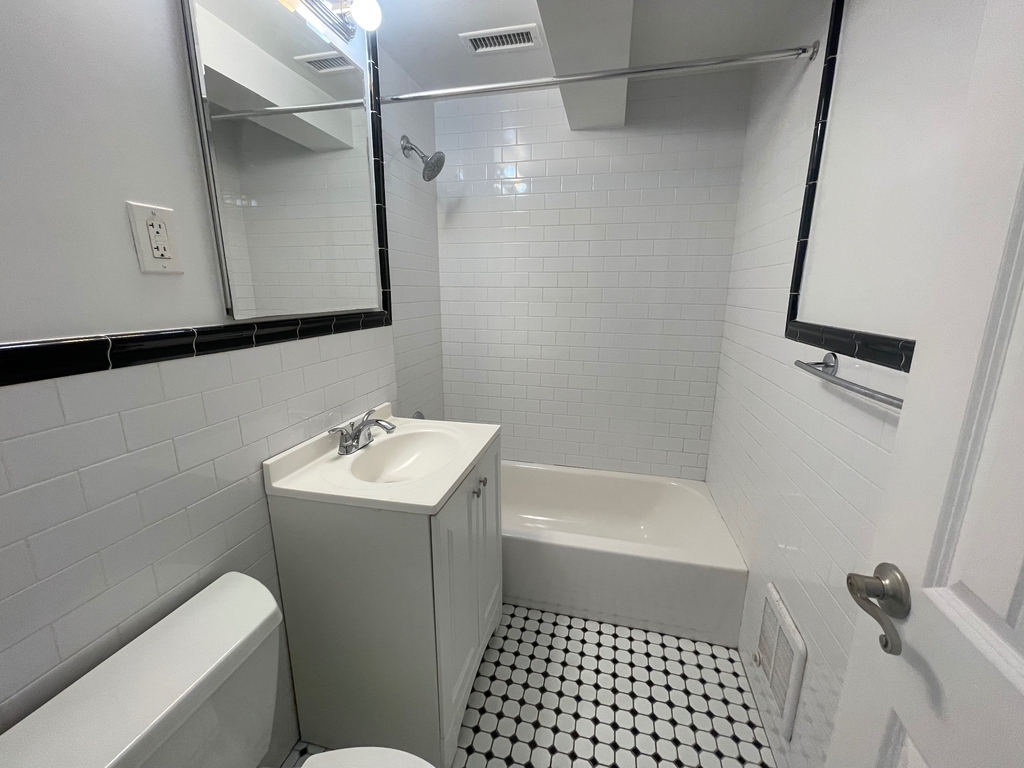 Apartment Ava Place  Queens, NY 11432, MLS-RD5097-15