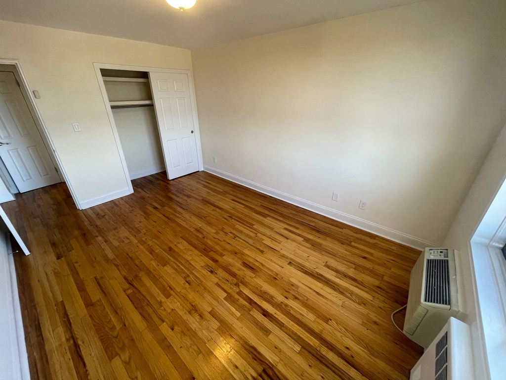 Apartment Ava Place  Queens, NY 11432, MLS-RD5097-17