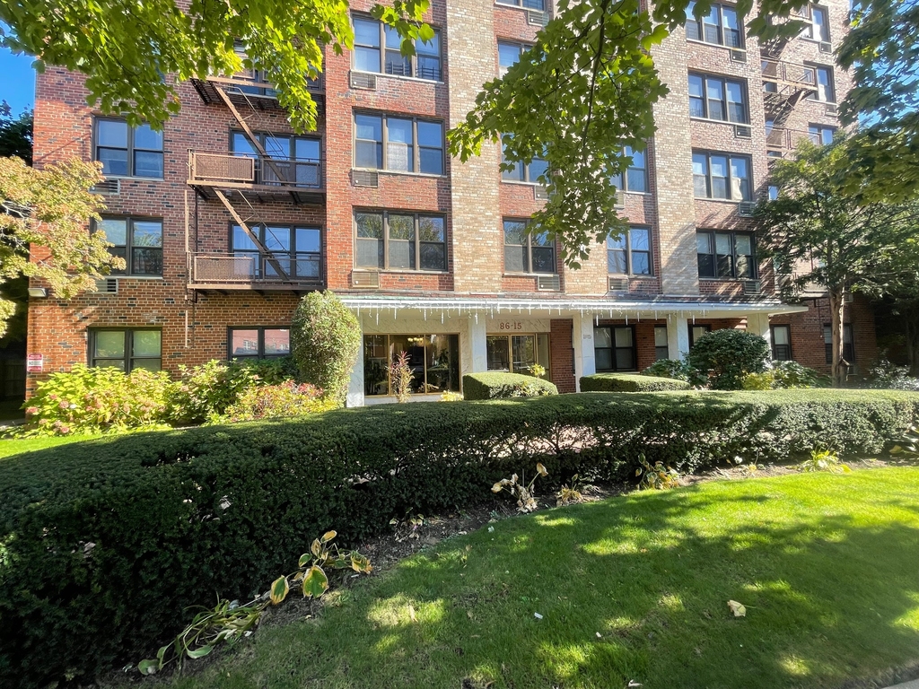 Apartment Ava Place  Queens, NY 11432, MLS-RD5097-20