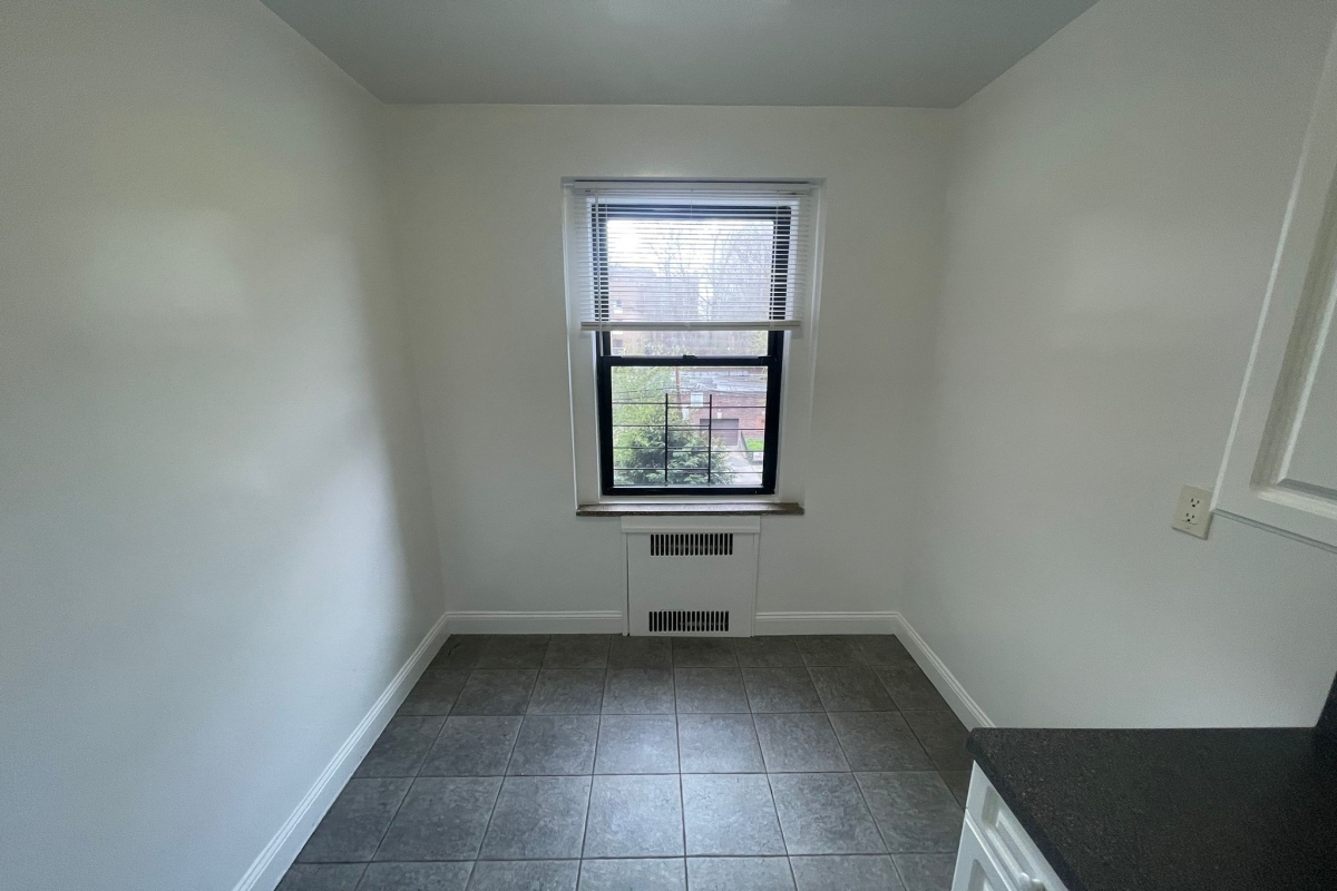 Apartment Highland Avenue  Queens, NY 11432, MLS-RD5104-3