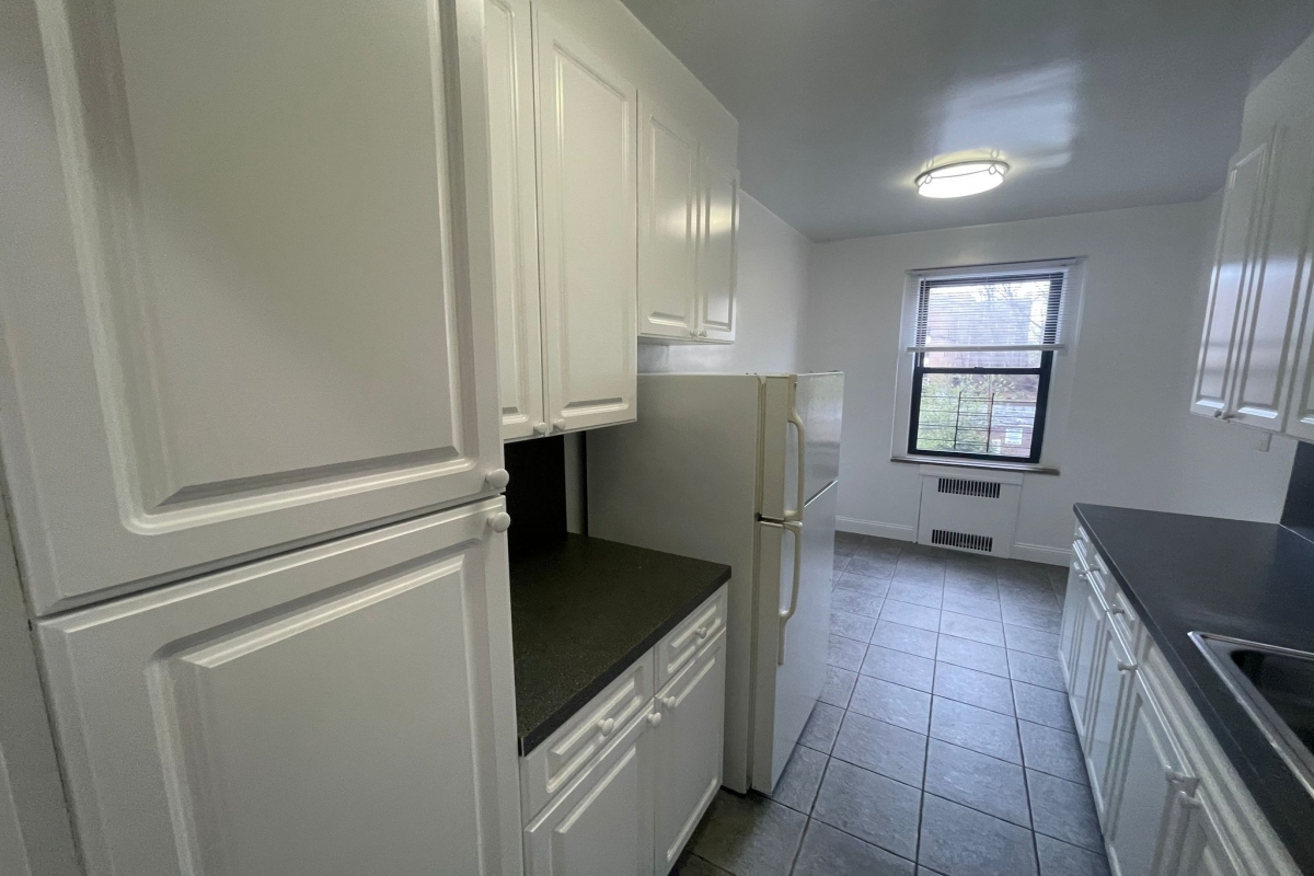 Apartment Highland Avenue  Queens, NY 11432, MLS-RD5104-2