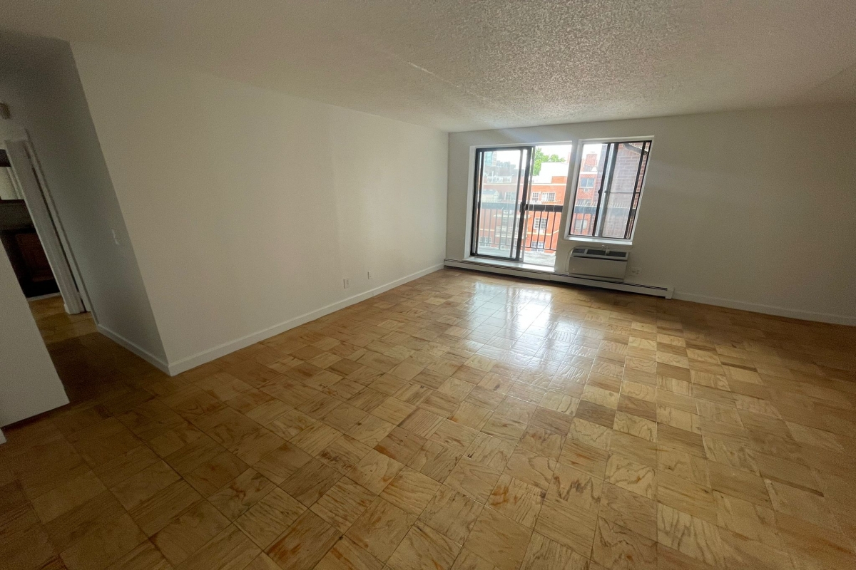 Apartment 34th Avenue  Queens, NY 11354, MLS-RD5132-7