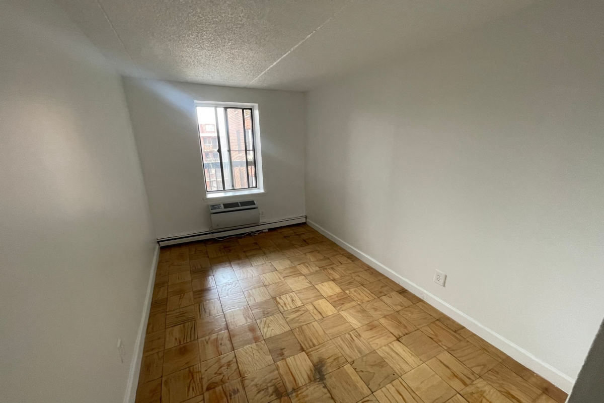 Apartment 34th Avenue  Queens, NY 11354, MLS-RD5132-13