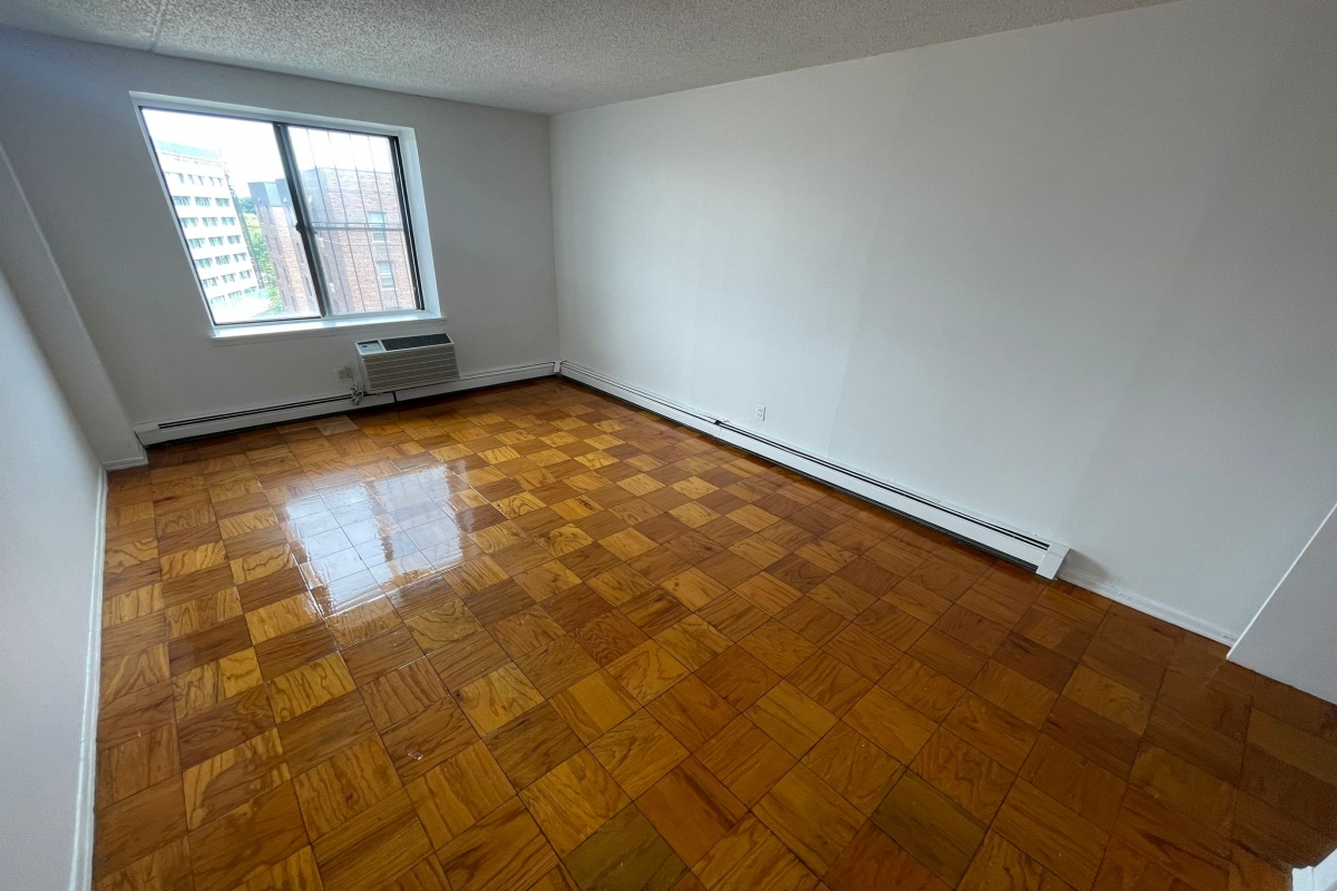 Apartment 34th Avenue  Queens, NY 11354, MLS-RD5133-2