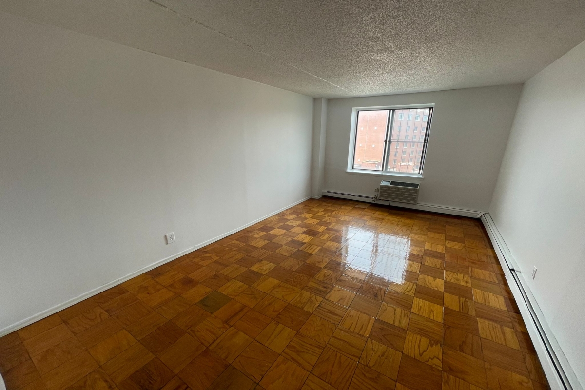 Apartment 34th Avenue  Queens, NY 11354, MLS-RD5133-3