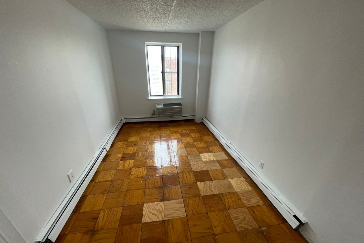 Apartment 34th Avenue  Queens, NY 11354, MLS-RD5133-4