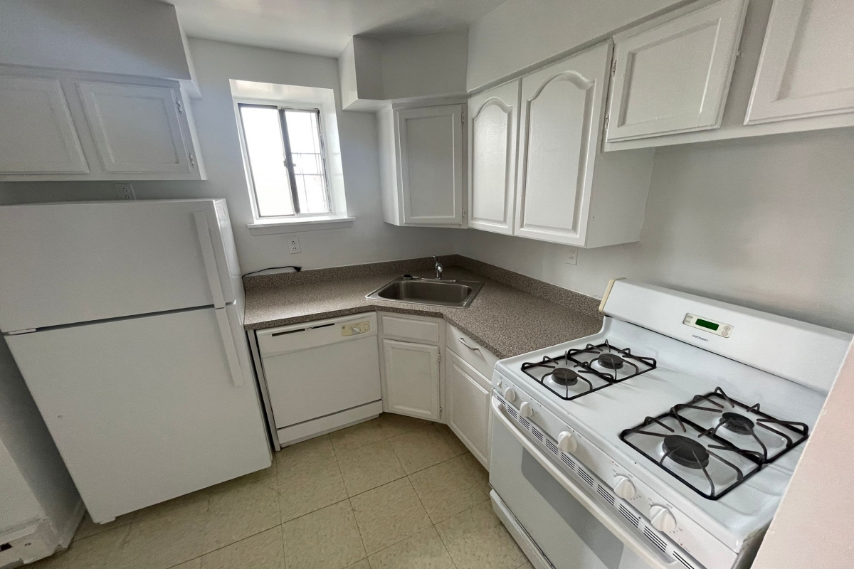 Apartment 34th Avenue  Queens, NY 11354, MLS-RD5133-12