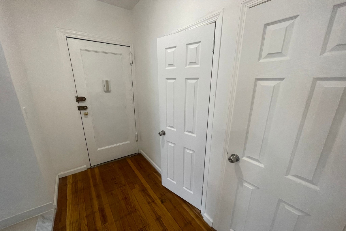 Apartment Saunders Street  Queens, NY 11374, MLS-RD5134-6