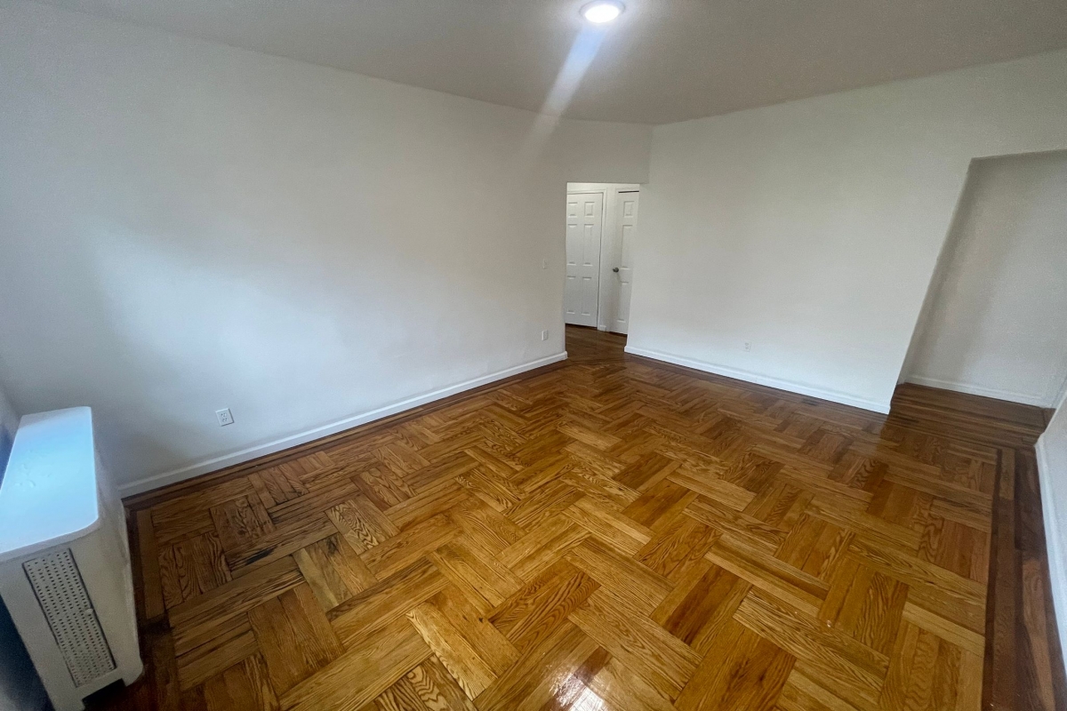 Apartment Saunders Street  Queens, NY 11374, MLS-RD5134-11