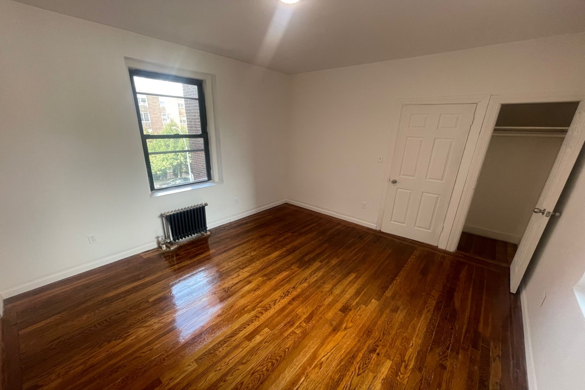 Apartment Saunders Street  Queens, NY 11374, MLS-RD5134-19