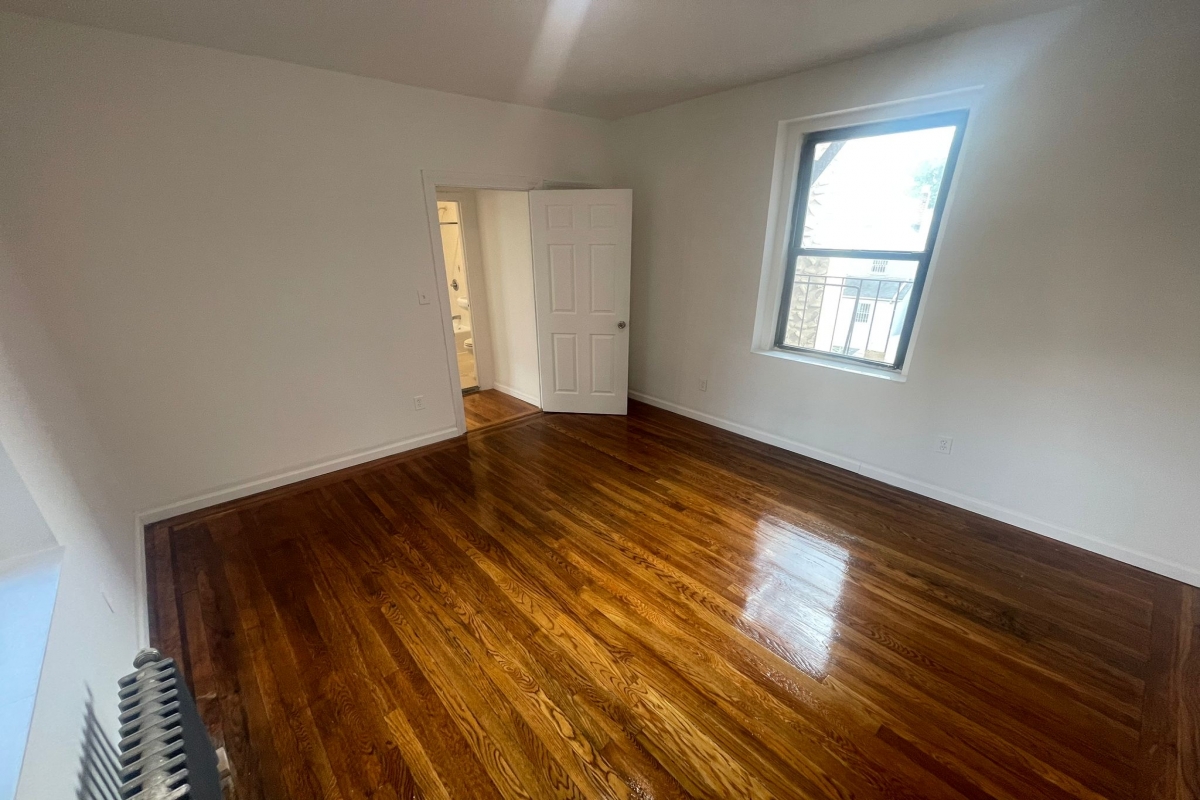 Apartment Saunders Street  Queens, NY 11374, MLS-RD5134-20