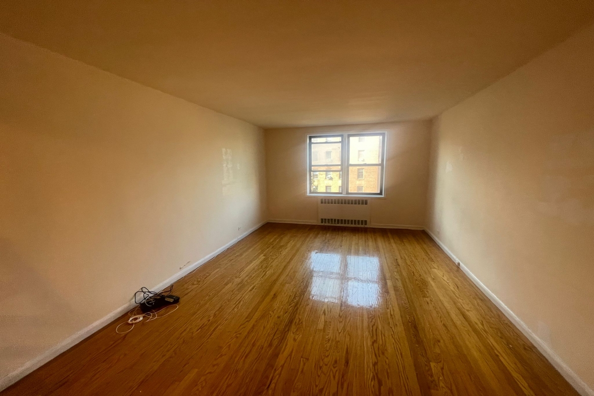 Apartment Wetherole Street  Queens, NY 11374, MLS-RD5140-4