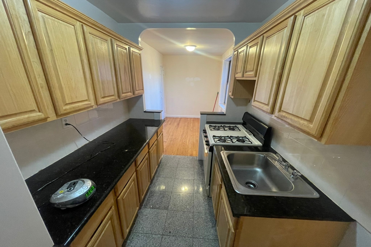 Apartment Wetherole Street  Queens, NY 11374, MLS-RD5140-10