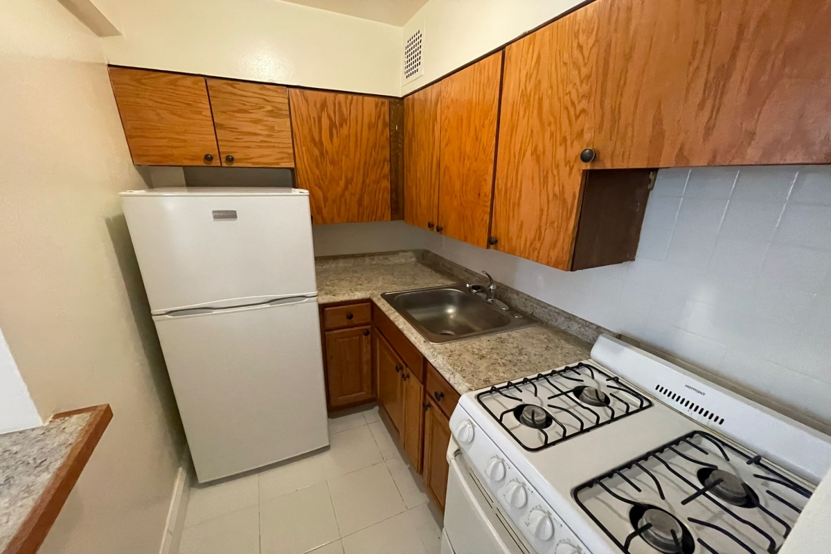 Apartment in Rego Park - Booth Street  Queens, NY 11374