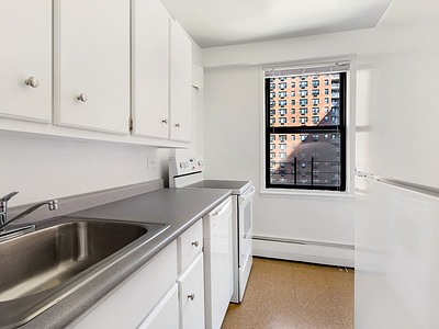 Apartment in Corona - 57th Avenue  Queens, NY 11368