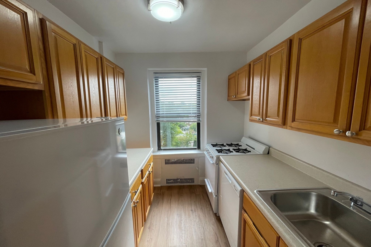 Apartment 63rd Drive  Queens, NY 11374, MLS-RD5174-3