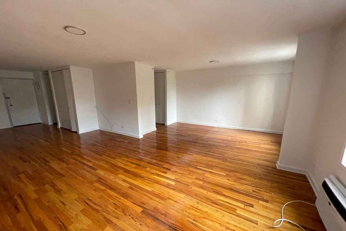 Apartment 102nd Street  Queens, NY 11375, MLS-RD5177-5