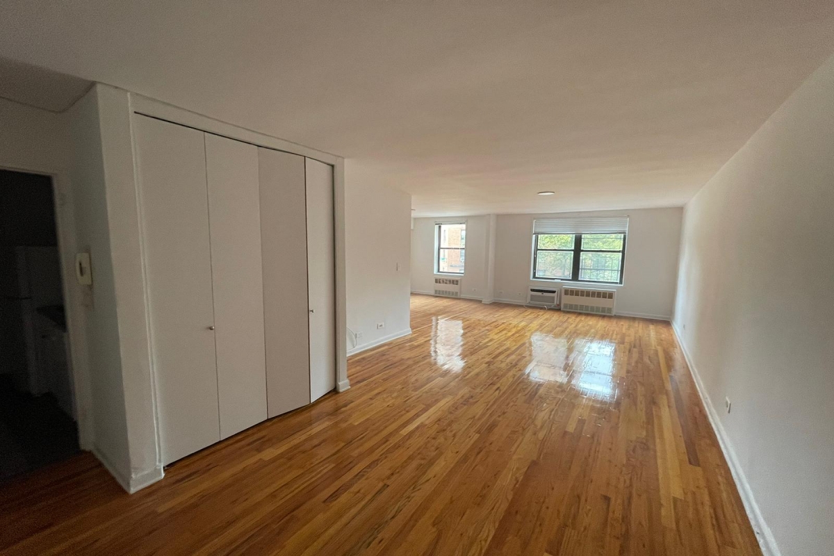 Apartment 102nd Street  Queens, NY 11375, MLS-RD5177-8