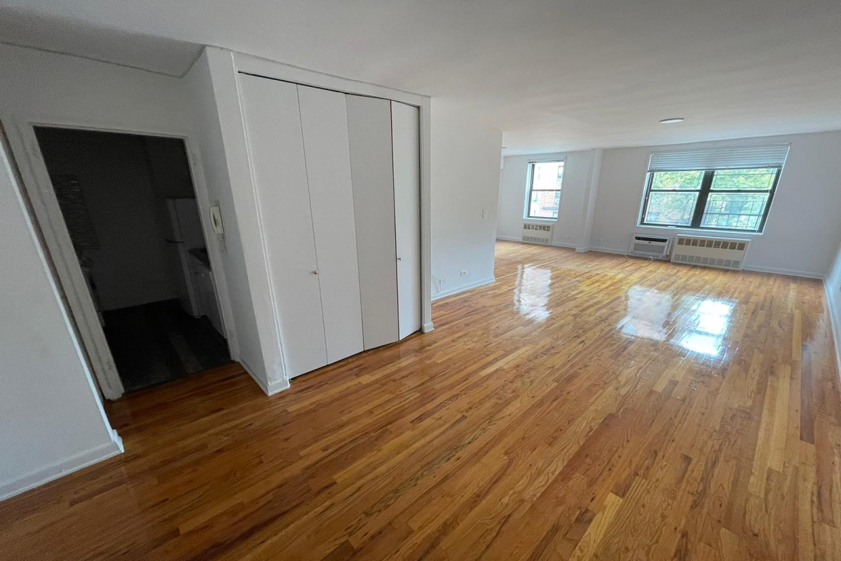 Apartment 102nd Street  Queens, NY 11375, MLS-RD5177-9