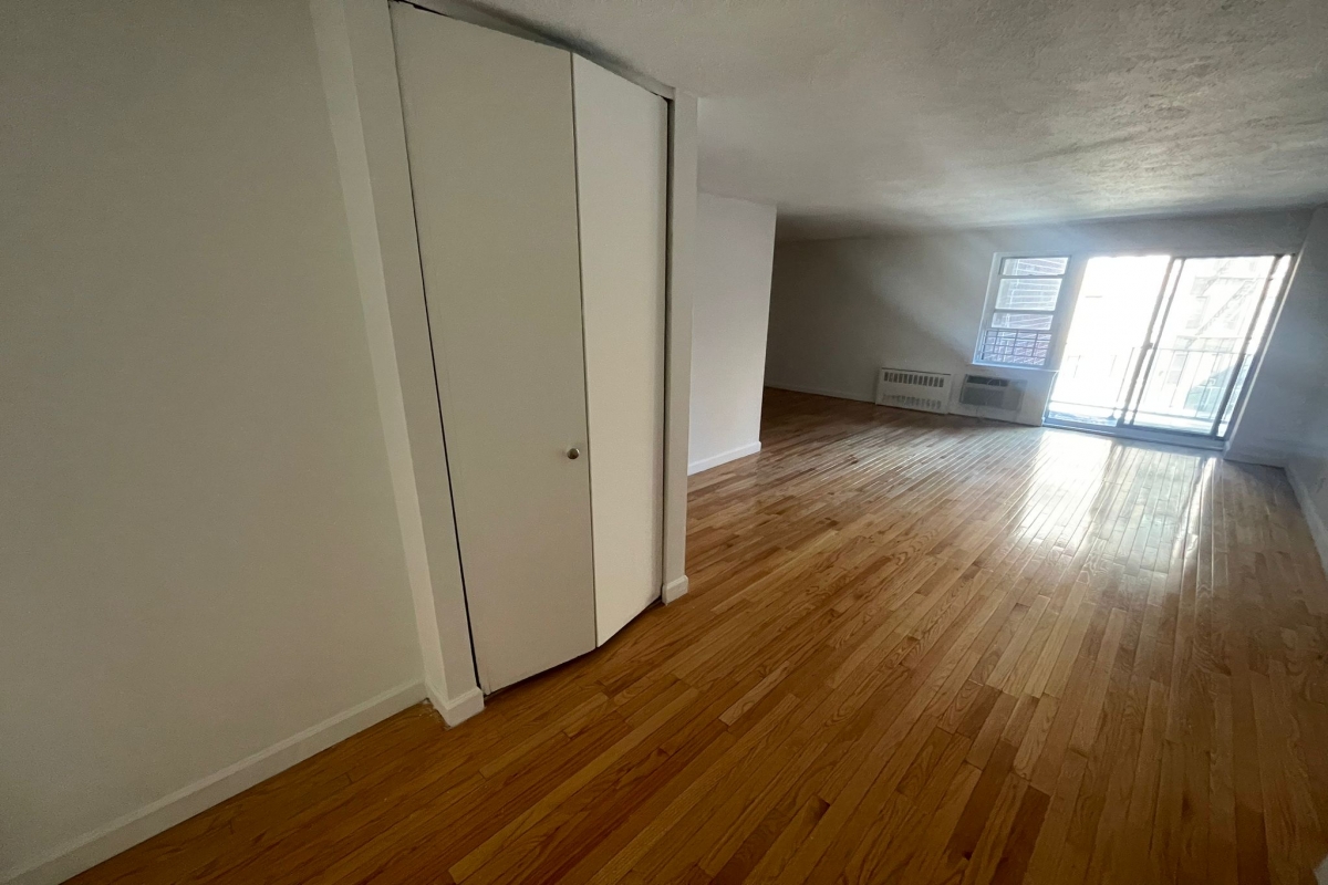 Apartment 118th Street  Queens, NY 11415, MLS-RD5180-5