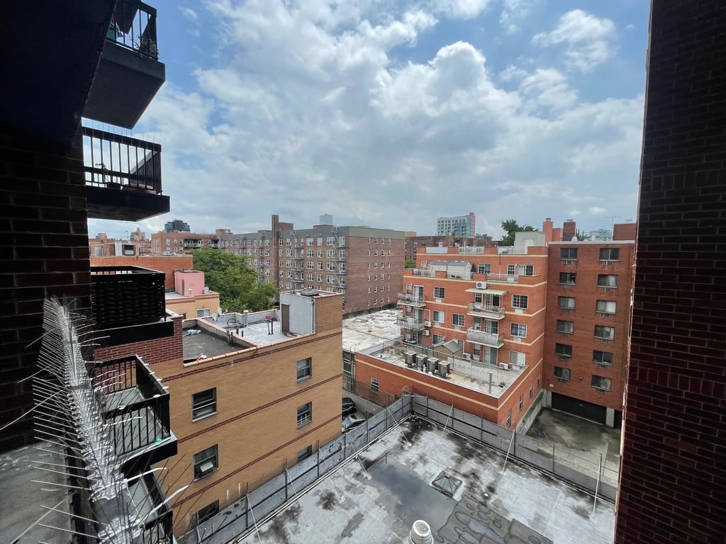 Apartment 34th Avenue  Queens, NY 11354, MLS-RD5181-9