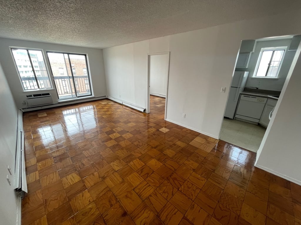 Apartment 34th Avenue  Queens, NY 11354, MLS-RD5182-6