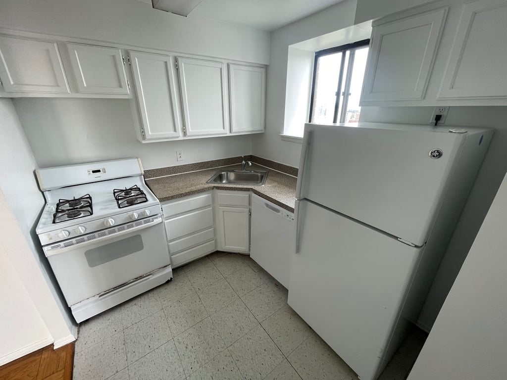 Apartment 34th Avenue  Queens, NY 11354, MLS-RD5184-7