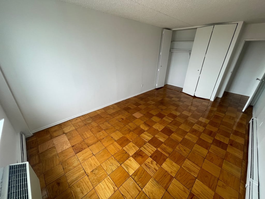 Apartment 34th Avenue  Queens, NY 11354, MLS-RD5184-13