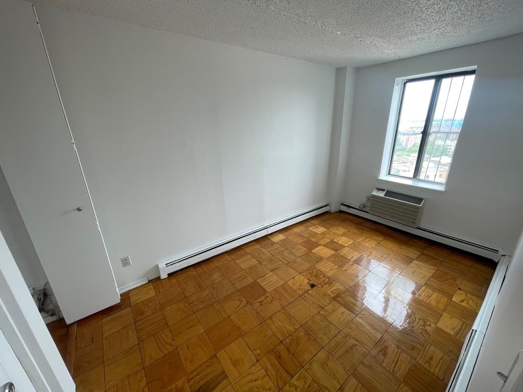 Apartment 34th Avenue  Queens, NY 11354, MLS-RD5184-14