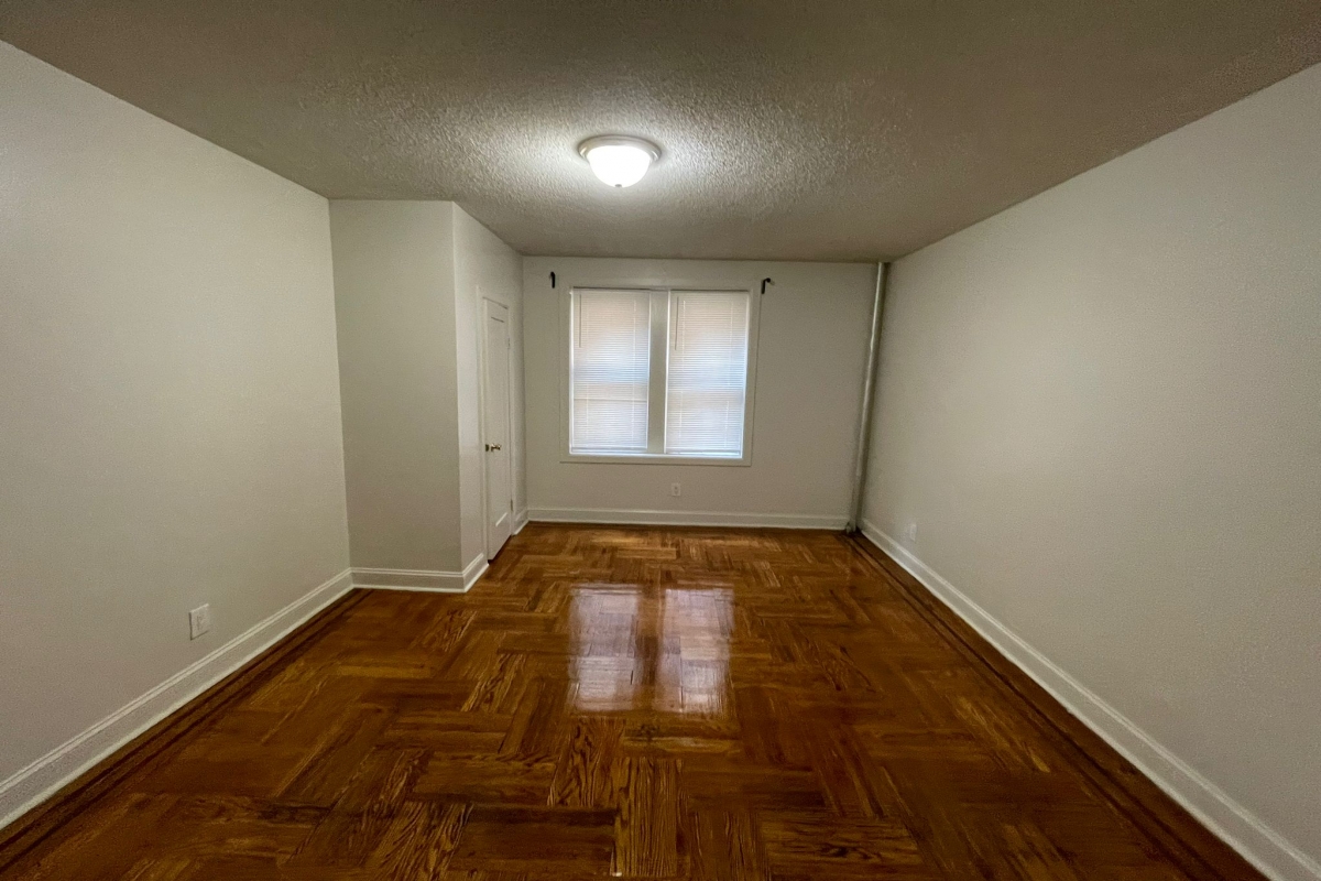 Apartment 35th Avenue  Queens, NY 11372, MLS-RD5185-8