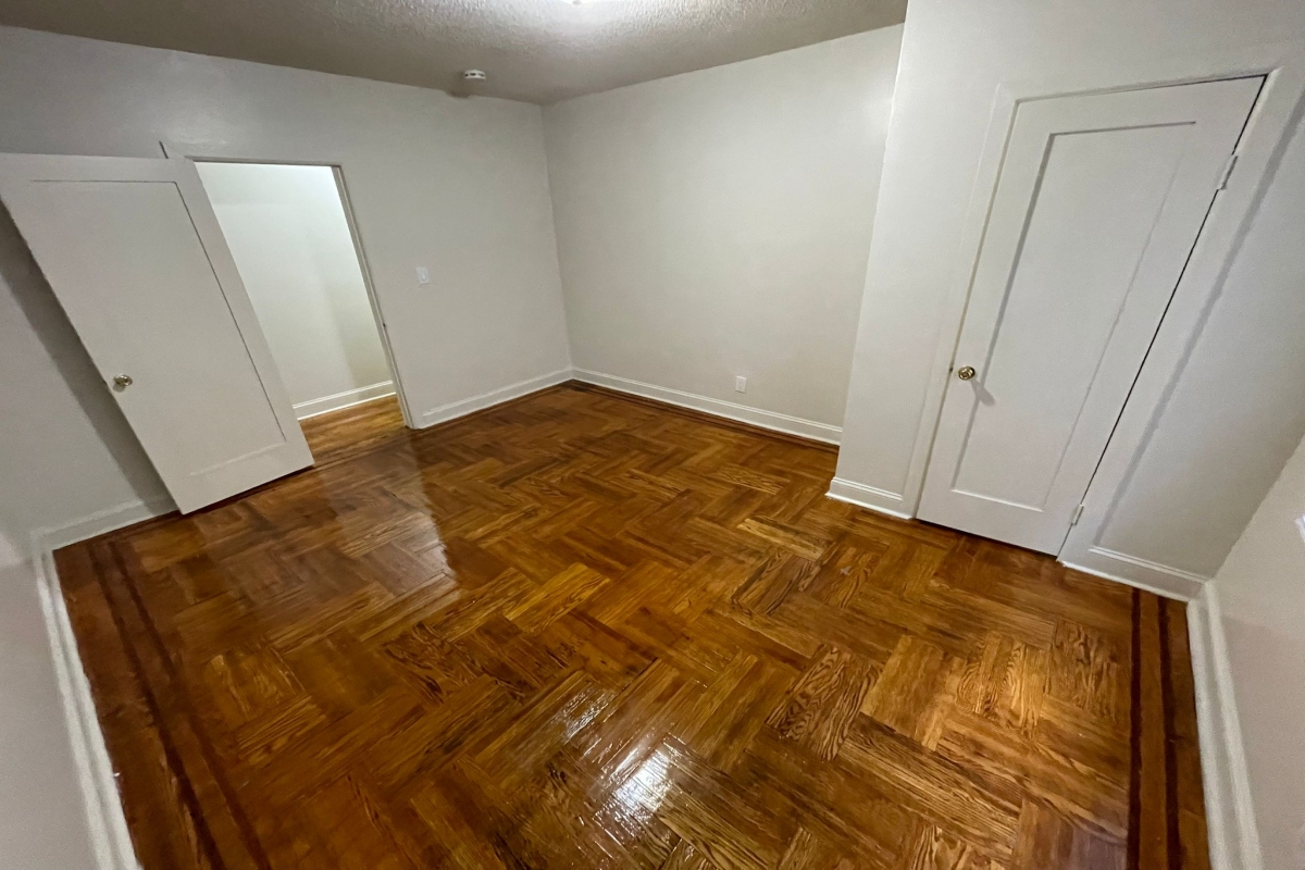 Apartment 35th Avenue  Queens, NY 11372, MLS-RD5185-10