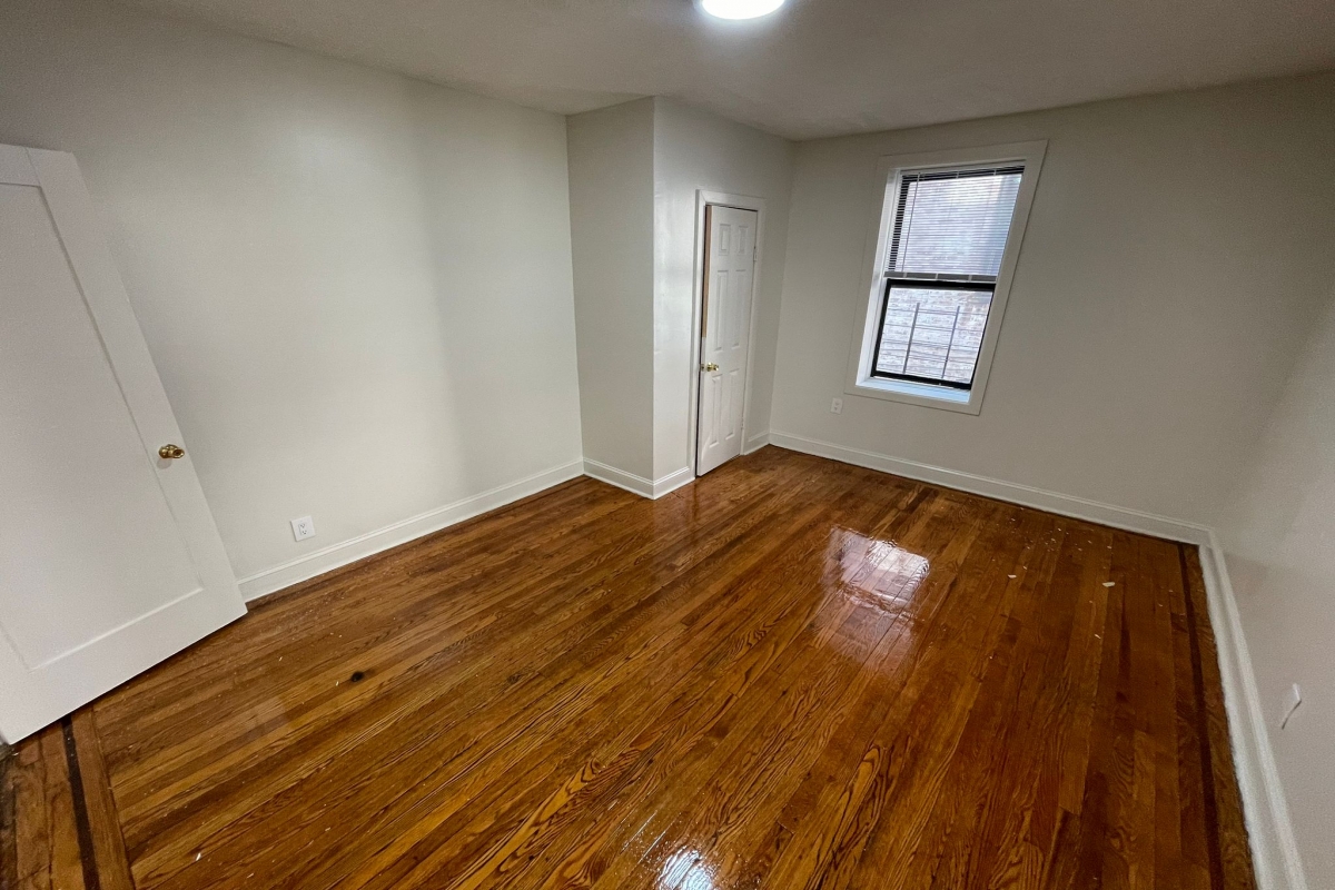 Apartment 35th Avenue  Queens, NY 11372, MLS-RD5185-18