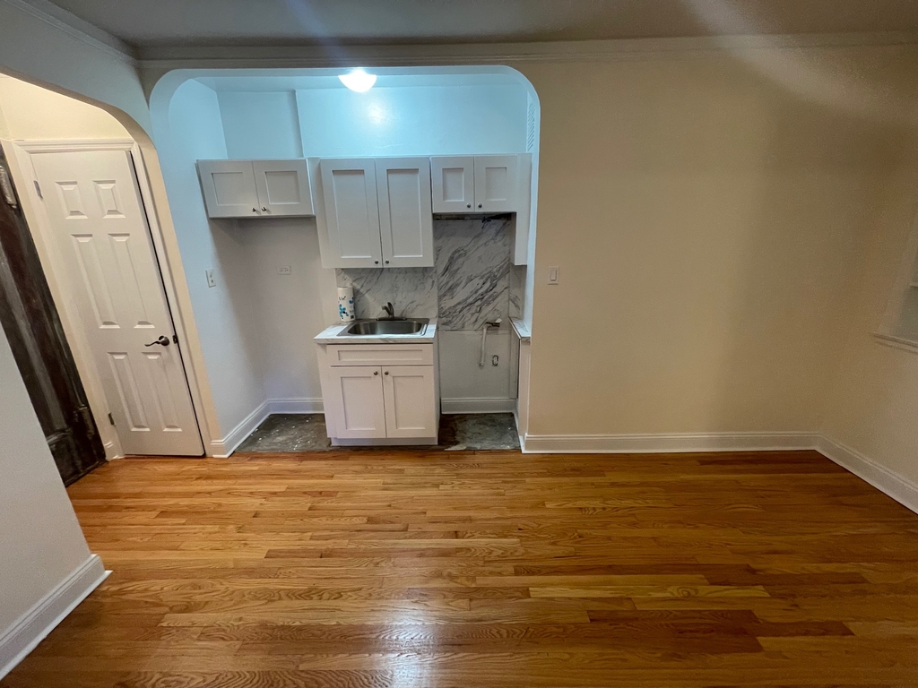 Apartment 32nd Avenue  Queens, NY 11377, MLS-RD5200-8