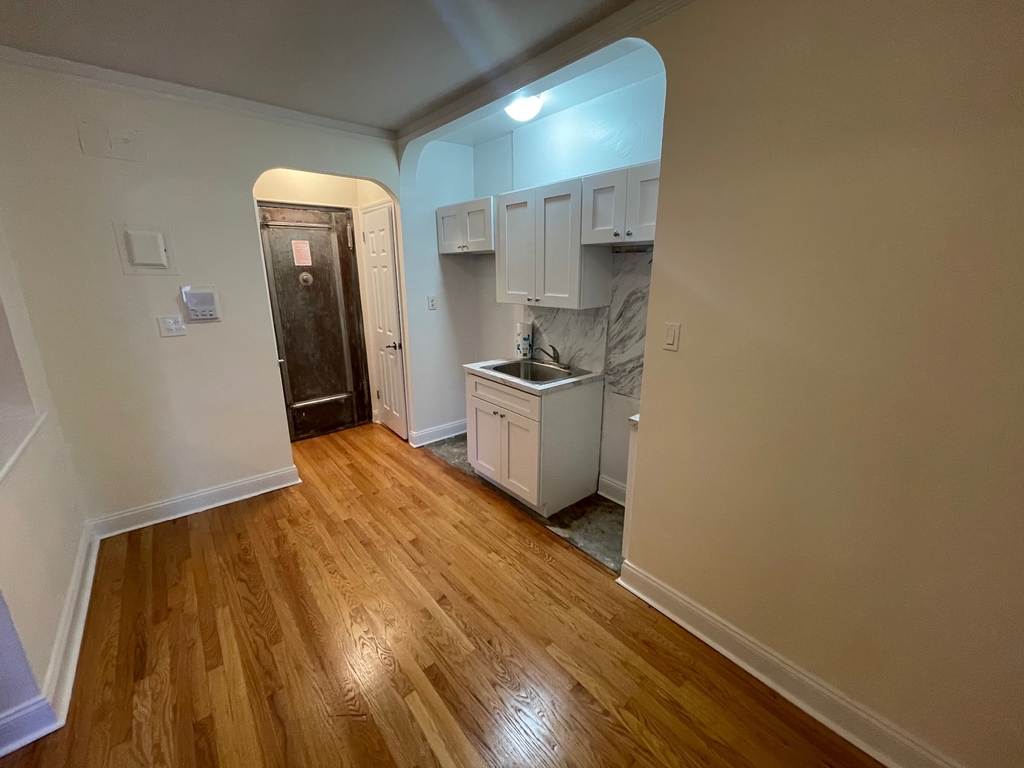 Apartment 32nd Avenue  Queens, NY 11377, MLS-RD5200-10