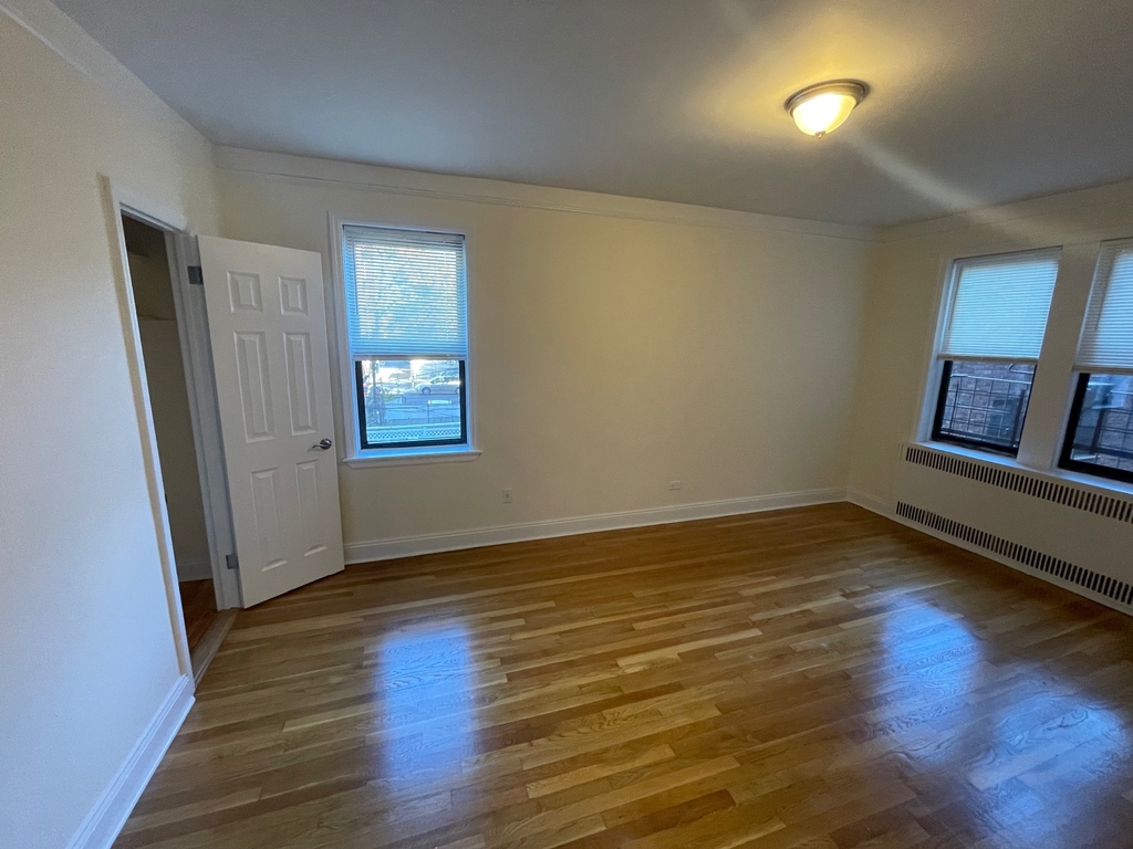 Apartment 32nd Avenue  Queens, NY 11377, MLS-RD5200-17