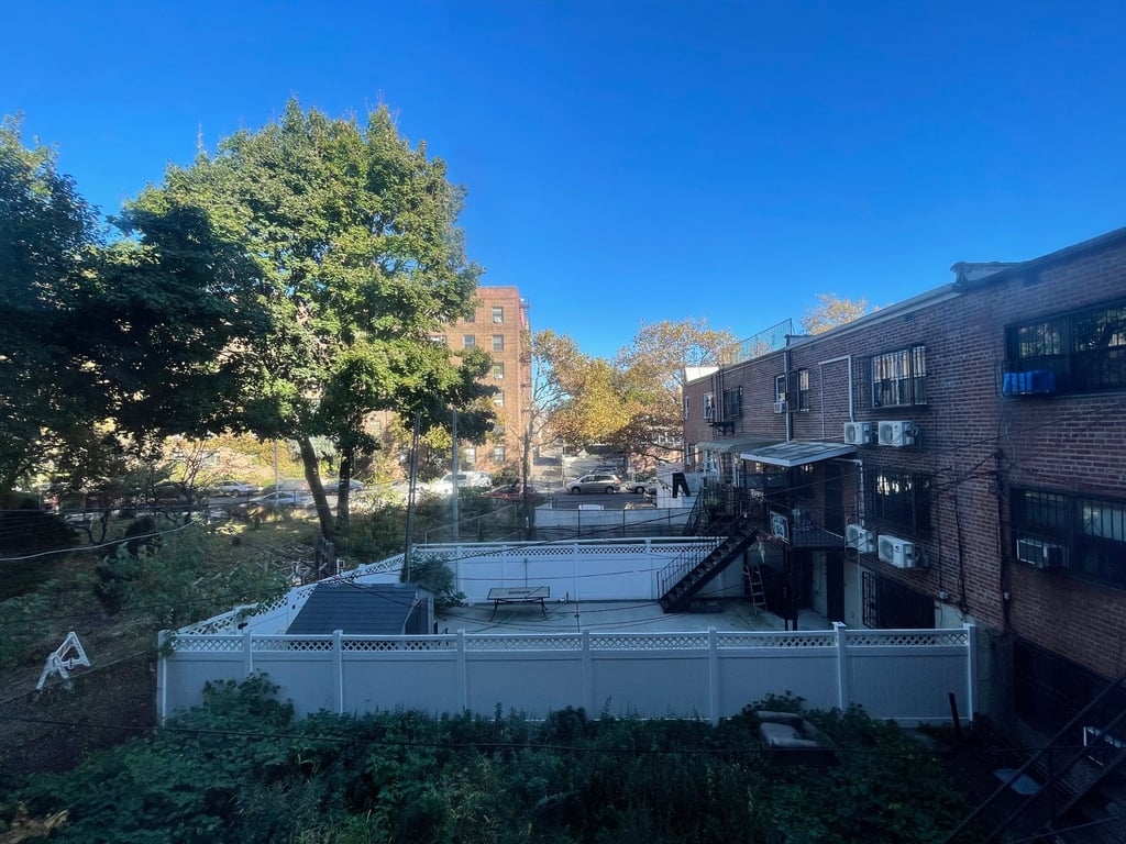 Apartment 32nd Avenue  Queens, NY 11377, MLS-RD5200-20