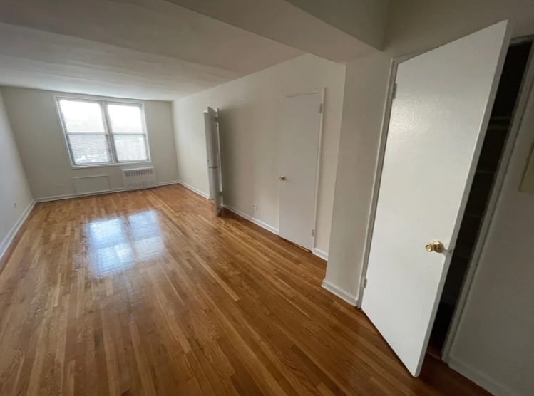 Apartment Hoover Avenue  Queens, NY 11435, MLS-RD5223-3