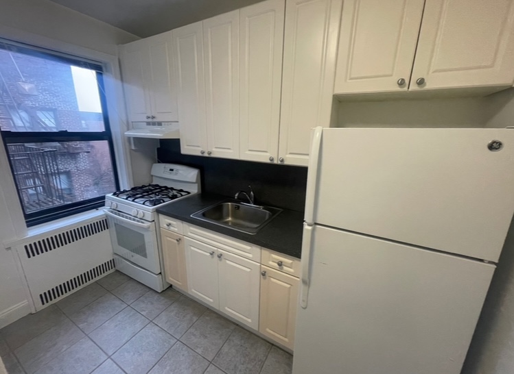 Apartment 32nd Avenue  Queens, NY 11377, MLS-RD5227-4