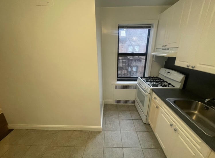 Apartment 32nd Avenue  Queens, NY 11377, MLS-RD5227-5