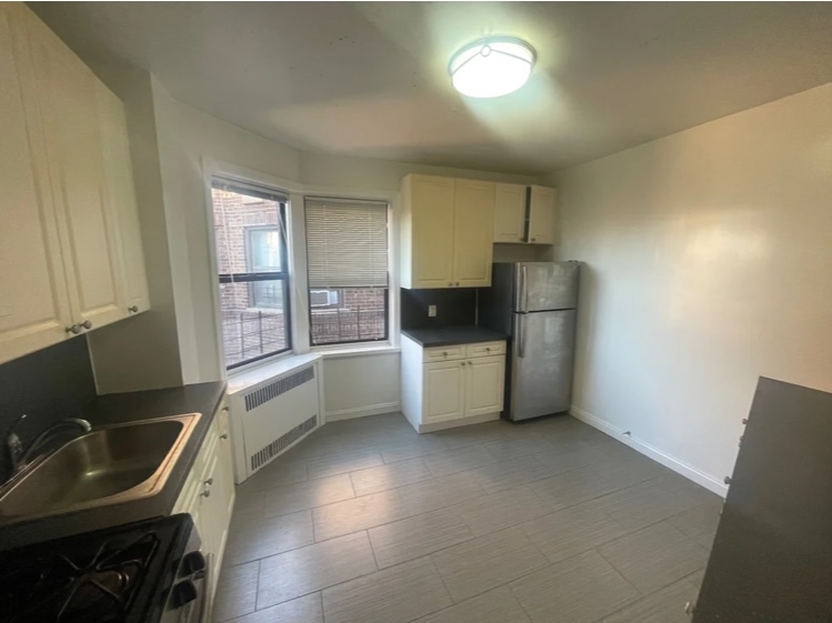 Apartment 32nd Avenue  Queens, NY 11377, MLS-RD5230-3