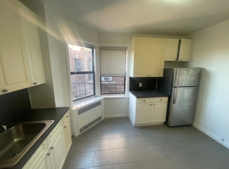 Apartment 32nd Avenue  Queens, NY 11377, MLS-RD5230-4