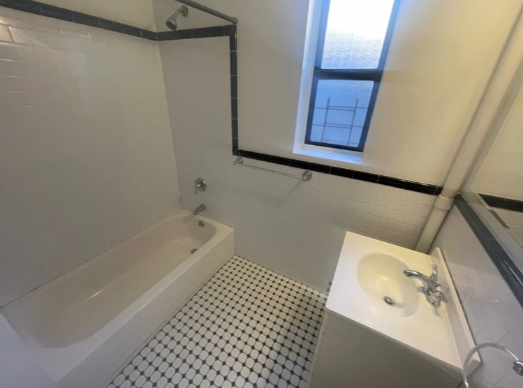 Apartment 32nd Avenue  Queens, NY 11377, MLS-RD5230-18